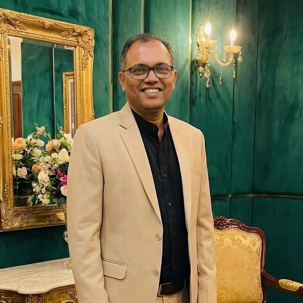 Image Beige Suit Edi (4)